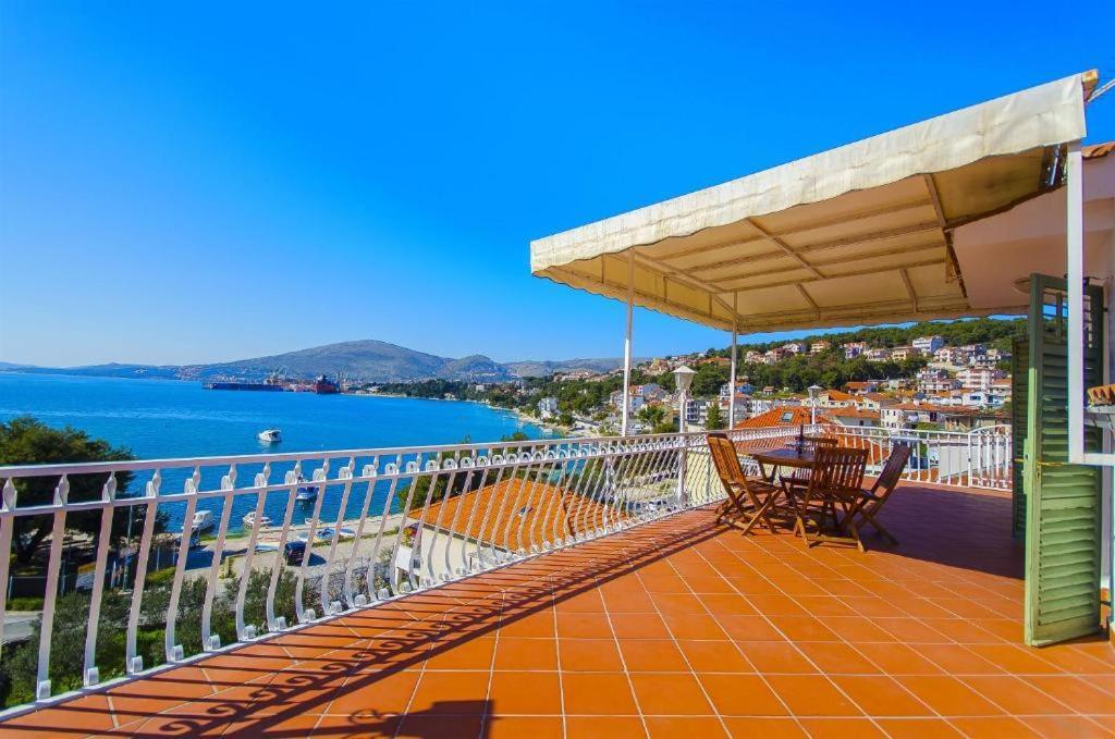 Three Bedroom Apartment With Amazing Sea View Trogir Exterior photo